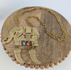 8🩷Vintage Eclectic Elephant Necklace 2.3oz